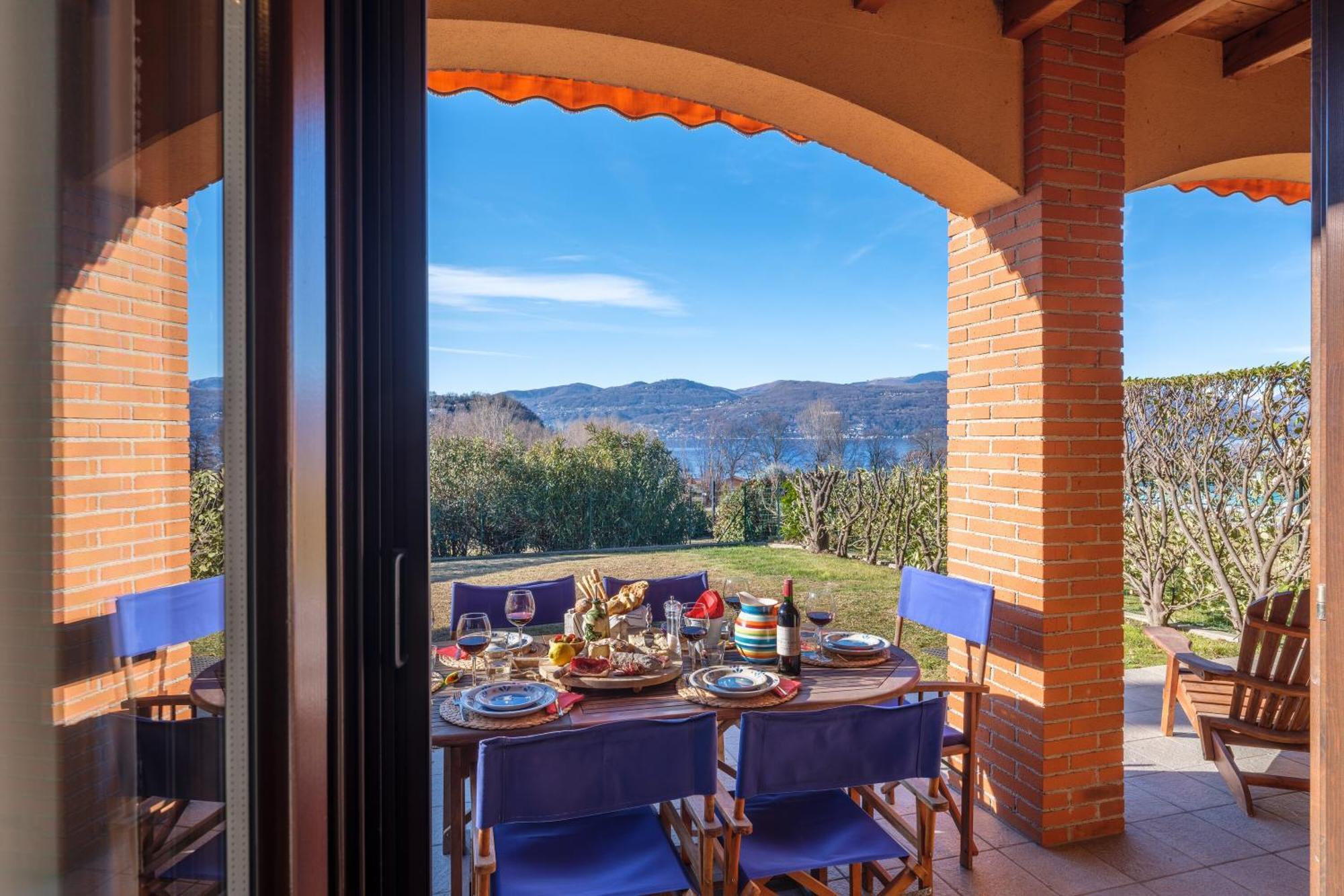 La Luna Nel Lago Lake View Garden - Happy Rentals Ispra Eksteriør bilde